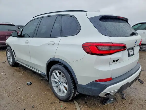 5UXCR6C56KLK86823 2019 BMW X5 - Image 2