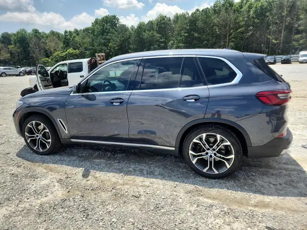 5UXCR6C56KLK88233 2019 BMW X5 - Image 2