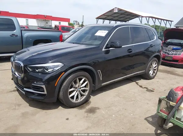 5UXCR6C56KLK88670 2019 BMW X5 - Image 2