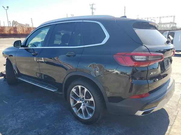 5UXCR6C56KLK89012 2019 BMW X5 - Image 2
