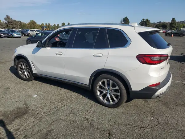 5UXCR6C56KLK89527 2019 BMW X5 - Image 2