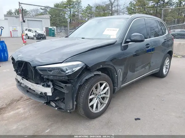 5UXCR6C56KLL01093 2019 BMW X5 - Image 2