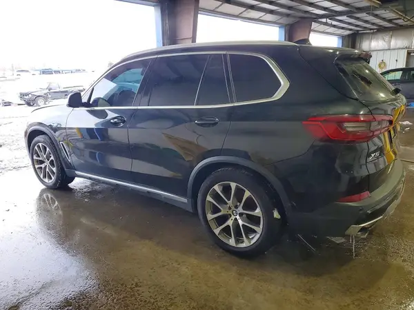 5UXCR6C56KLL02938 2019 BMW X5 - Image 2