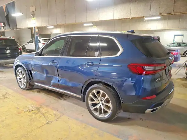5UXCR6C56KLL03412 2019 BMW X5 - Image 2