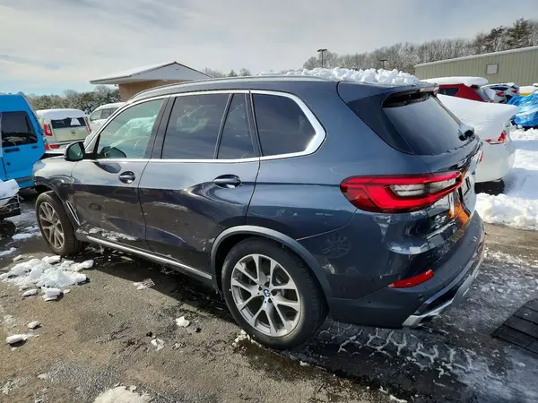 5UXCR6C56KLL03426 2019 BMW X5 - Image 2