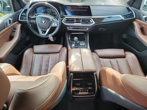 5UXCR6C56KLL03426 2019 BMW X5 - Image 8