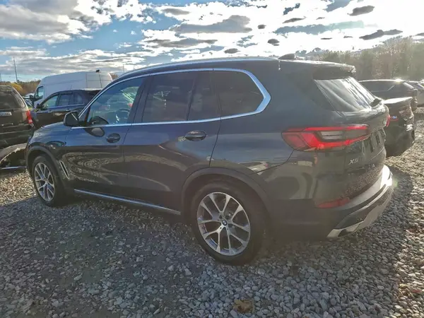 5UXCR6C56KLL03734 2019 BMW X5 - Image 2