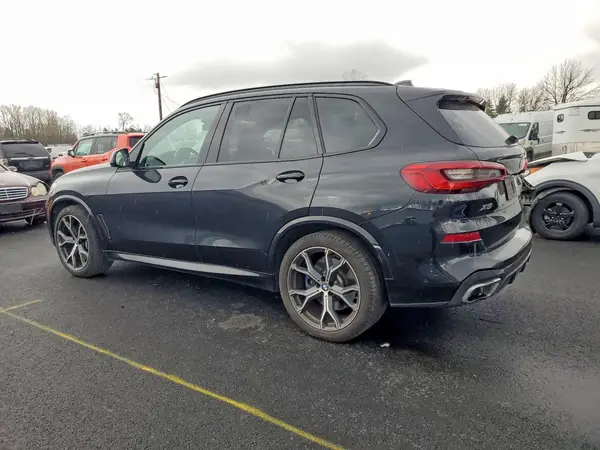 5UXCR6C56KLL05676 2019 BMW X5 - Image 2