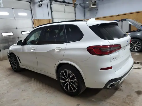 5UXCR6C56KLL06911 2019 BMW X5 - Image 2