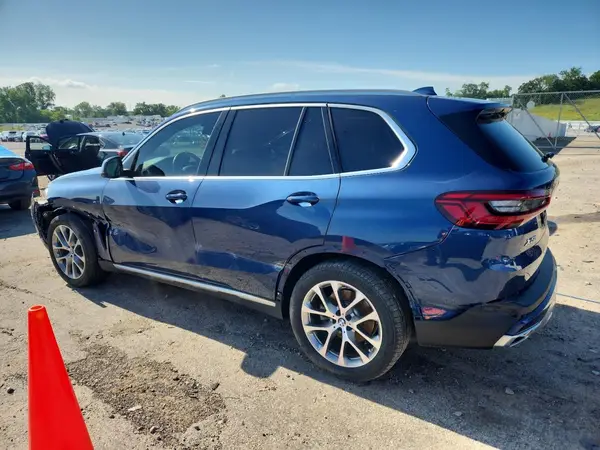 5UXCR6C56KLL08142 2019 BMW X5 - Image 2