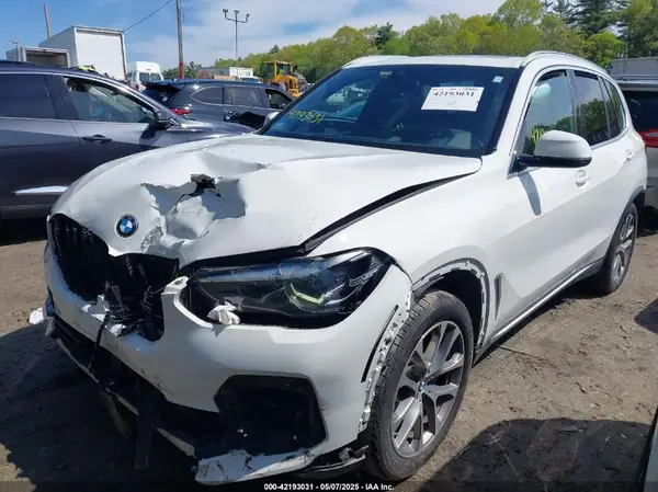 5UXCR6C56KLL09971 2019 BMW X5 - Image 2
