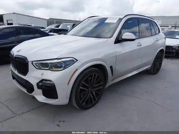 5UXCR6C56KLL12806 2019 BMW X5 - Image 2