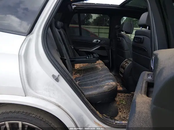 5UXCR6C56KLL12806 2019 BMW X5 - Image 8