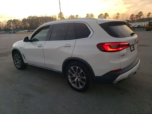 5UXCR6C56KLL13339 2019 BMW X5 - Image 2