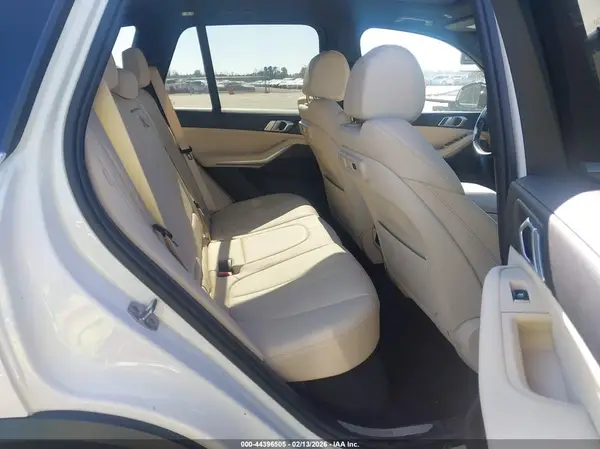 5UXCR6C56KLL13907 2019 BMW X5 - Image 8