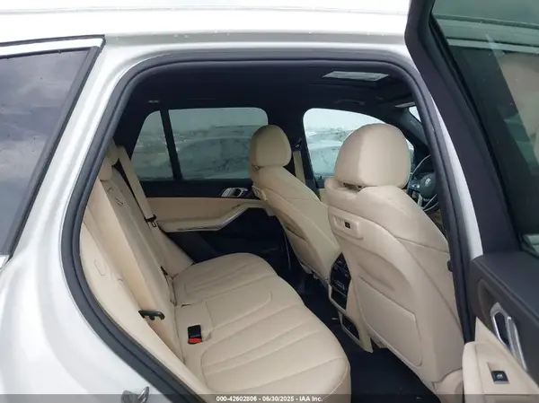 5UXCR6C56KLL22493 2019 BMW X5 - Image 8
