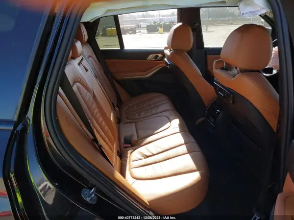 5UXCR6C56KLL25068 2019 BMW X5 - Image 8