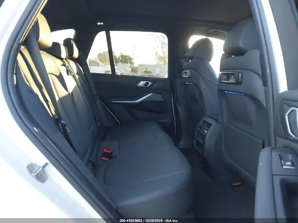 5UXCR6C56KLL25913 2019 BMW X5 - Image 8