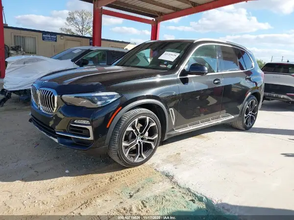 5UXCR6C56KLL34594 2019 BMW X5 - Image 2