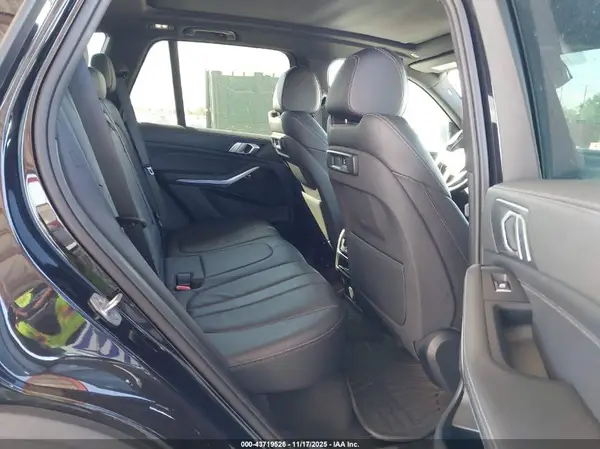 5UXCR6C56KLL34594 2019 BMW X5 - Image 8