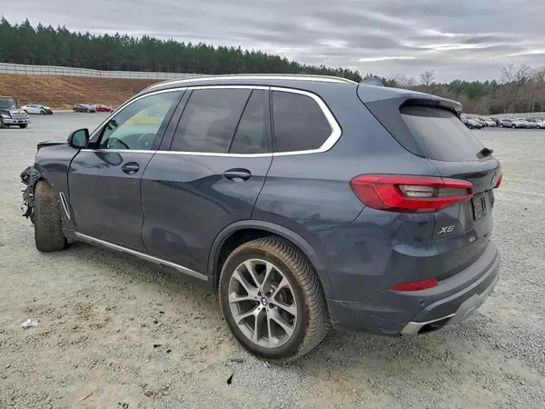 5UXCR6C56KLL35213 2019 BMW X5 - Image 2