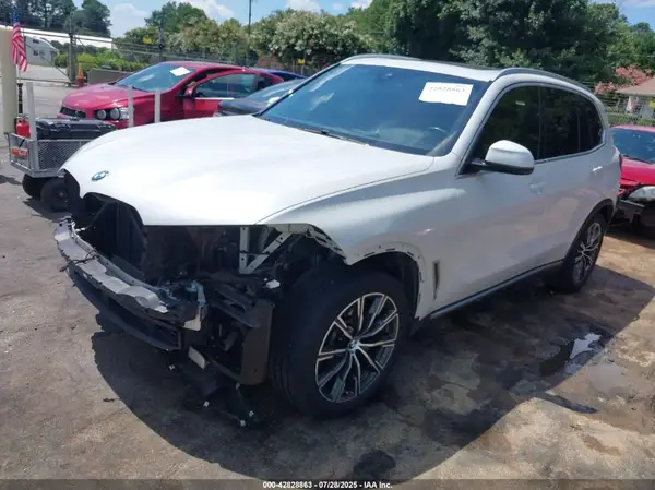 5UXCR6C56KLL36393 2019 BMW X5 - Image 2