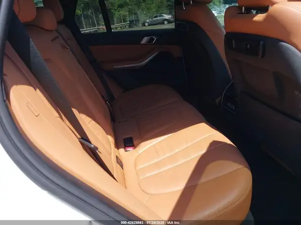5UXCR6C56KLL36393 2019 BMW X5 - Image 8