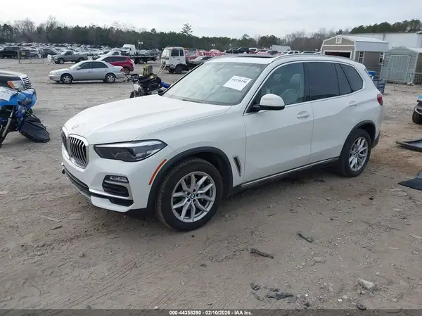 5UXCR6C56KLL36605 2019 BMW X5 - Image 2