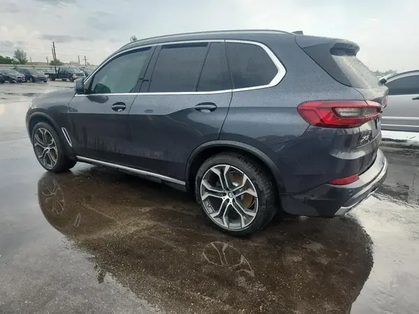 5UXCR6C56KLL39181 2019 BMW X5 - Image 2