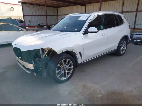 5UXCR6C56KLL40041 2019 BMW X5 - Image 2