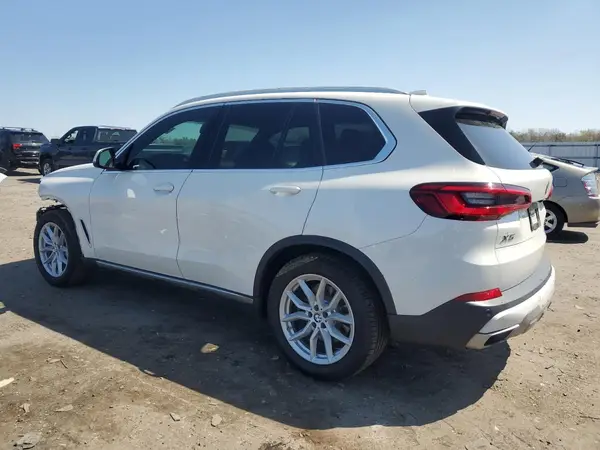 5UXCR6C56KLL51539 2019 BMW X5 - Image 2