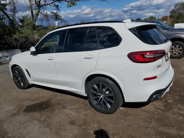 5UXCR6C56KLL60435 2019 BMW X5 - Image 2
