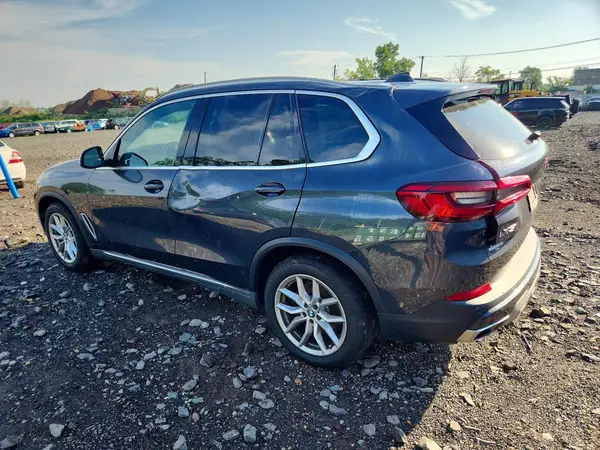 5UXCR6C56KLL60709 2019 BMW X5 - Image 2