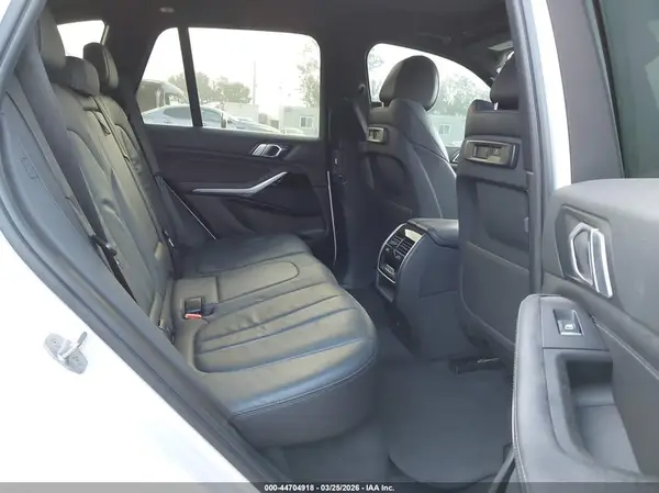 5UXCR6C56KLL64193 2019 BMW X5 - Image 8
