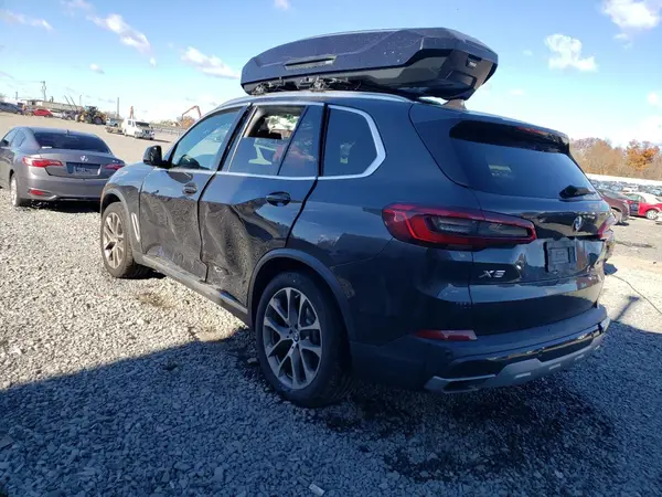 5UXCR6C56KLL64260 2019 BMW X5 - Image 2