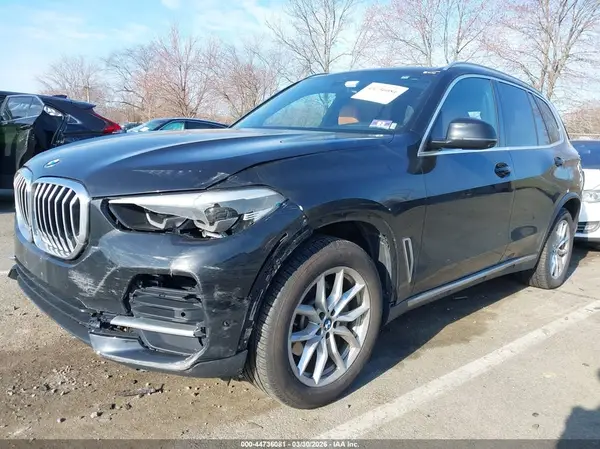 5UXCR6C57KLK79847 2019 BMW X5 - Image 2