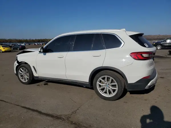 5UXCR6C57KLK82764 2019 BMW X5 - Image 2