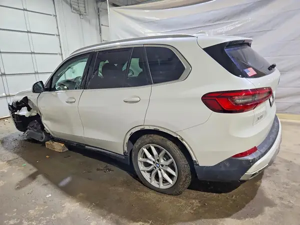 5UXCR6C57KLK84174 2019 BMW X5 - Image 2