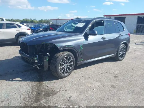 5UXCR6C57KLK84997 2019 BMW X5 - Image 2