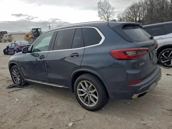 5UXCR6C57KLK86488 2019 BMW X5 - Image 2
