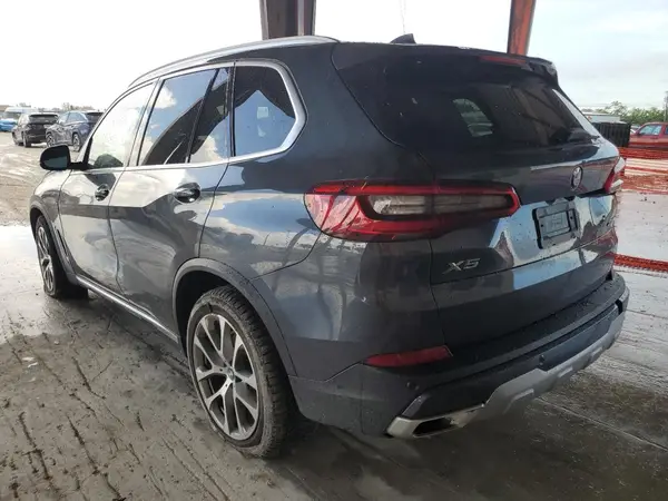 5UXCR6C57KLK86779 2019 BMW X5 - Image 2