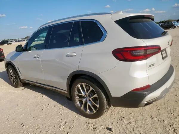 5UXCR6C57KLK87768 2019 BMW X5 - Image 2