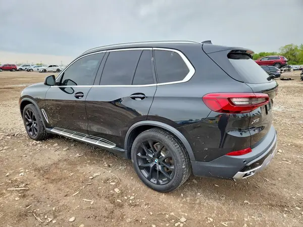 5UXCR6C57KLL02768 2019 BMW X5 - Image 2