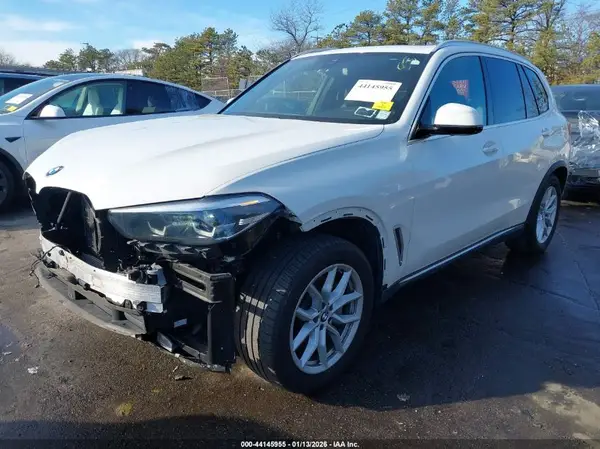 5UXCR6C57KLL04018 2019 BMW X5 - Image 2
