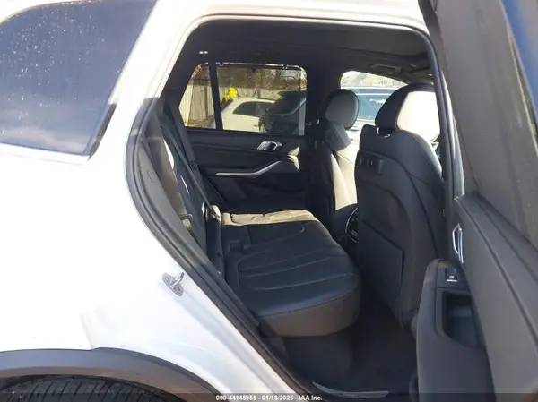 5UXCR6C57KLL04018 2019 BMW X5 - Image 8