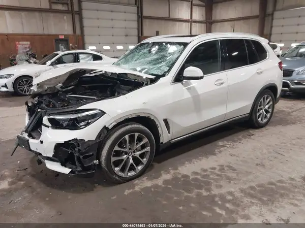 5UXCR6C57KLL05301 2019 BMW X5 - Image 2