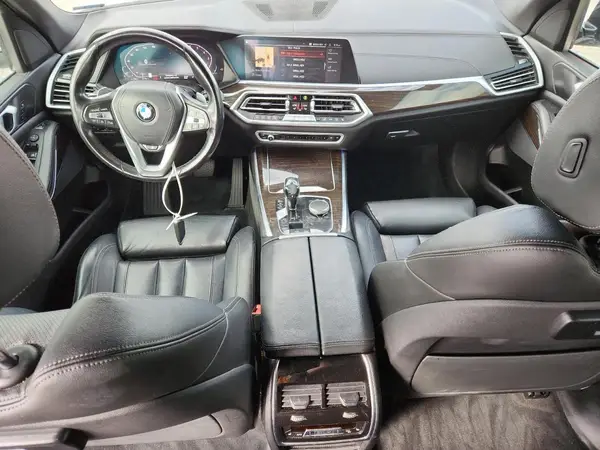 5UXCR6C57KLL06657 2019 BMW X5 - Image 8