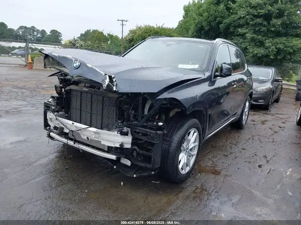 5UXCR6C57KLL06917 2019 BMW X5 - Image 2