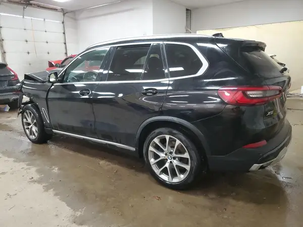5UXCR6C57KLL07162 2019 BMW X5 - Image 2