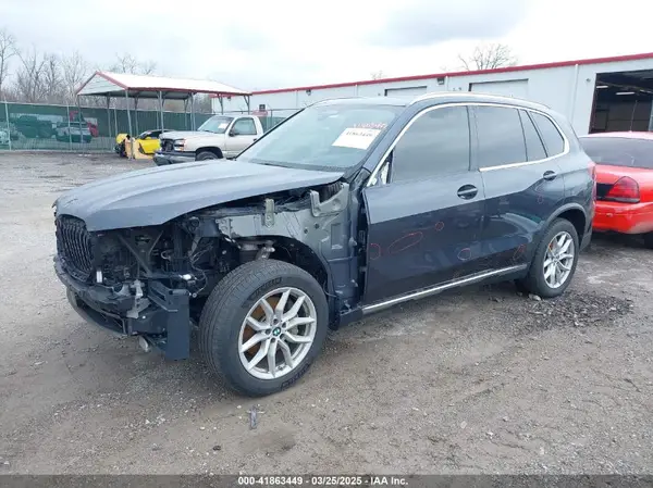 5UXCR6C57KLL09249 2019 BMW X5 - Image 2